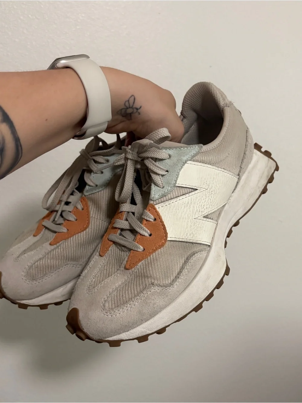Women’s Beige and White Retro Runner New Balance Sneakers Size 8